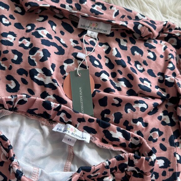 NWT Bailey's Blossoms two piece set size 4T // 3690 - Picture 2 of 2